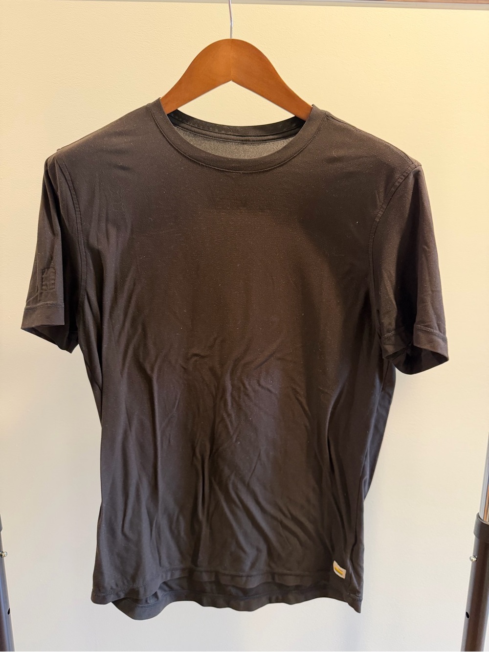 Vuori Men's Black Short-Sleeve Crew Tee